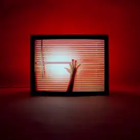 Обложка альбома Chvrches «Screen Violence» (2021)