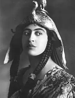 В пьесе «Антоний и Клеопатра» в 1906 году