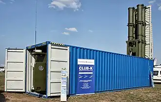 Контейнерный комплекс ракетного оружия Club-K с крылатыми ракетами «Калибр», размещённый в 40-футовом ISO-контейнере (МАКС-2011).