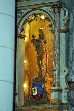 Статуя Богоматери в Крипте