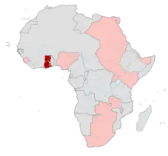 Золотой Берег обозначен красным. Розовым — остальные британские владения на 1913 год.
