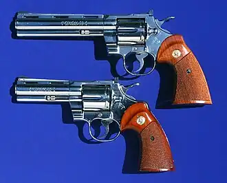Револьверы Colt Python c шести- и четырёхдюймовыми стволами