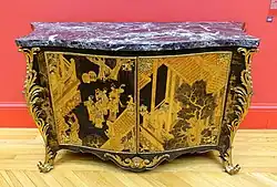 Комод с китайскими лаковыми панно. 1763. Из дворца Строуберри-хилл, Англия. Мастер П. Ланглуа