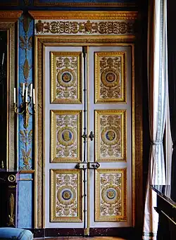 Дверь в стиле ампир в Компьенском дворце (Компьень, Франция)