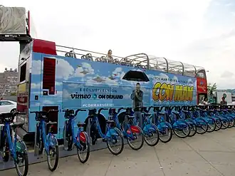 Шаттл с рекламой сериала