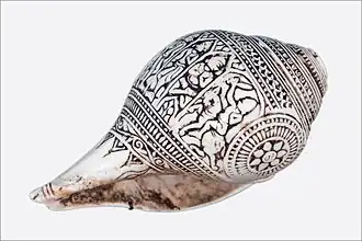 Священный символ Вишну с гравировкой его десяти аватаров. Северо-восточная Индия, XI-XII век. Из Музея азиатских искусств в Ницце.