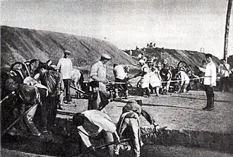 Строительство железнодорожной ветки.  Видна насыпь одной колеи.