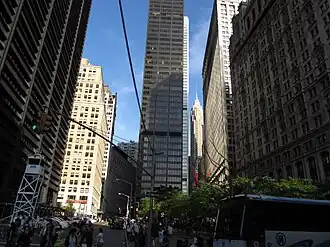 Либерти-стрит на пересечении с Тринити-Плейс