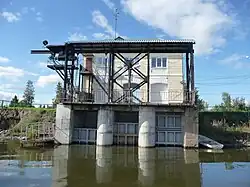 Шлюз в плотине