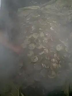 Вынимают каждый слой (чапалеле).