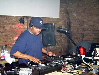 DJ Scratch на концерте в Берлине в феврале 2008 года