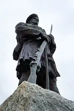 Памятник солдату из Новой Шотландии работы Дж. Мэсси Райнда[англ.]