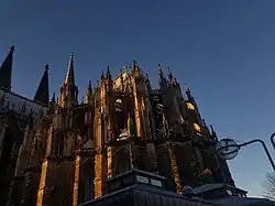 Готическая архитектура — один из элементов эстетики «тёмной академии»