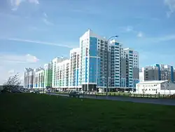 Перекресток улиц Де Геннина и Краснолесья, вид на запад.