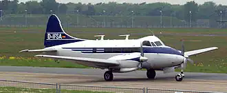 Dove в аэропорту Веце, 2004 год.