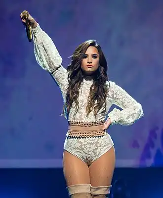 Ловато выступает в Спрингфилде, Иллинойс в рамках тура Future Now Tour