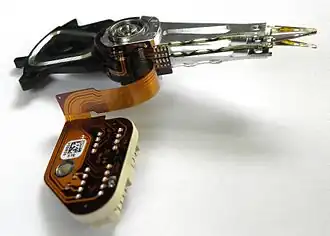 Блок магнитных головок, с механизмами позиционирования и блоком электроники АЦП