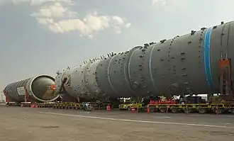 Перевозка ректификационной колонны через муниципалитет