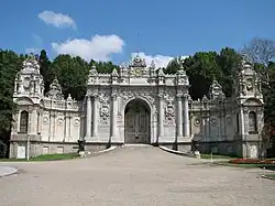 Северные ворота дворца