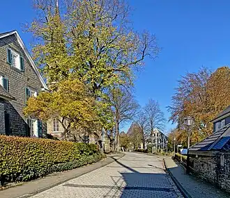 Дорфштрассе в Тире