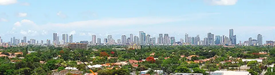 Горизонт центра Майами с запада, 2011 год