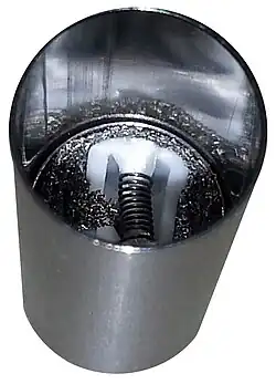 Атомайзер электронной сигареты со спиралью (нагревательным элементом), вид изнутри.