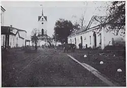 Въездные ворота, флигели