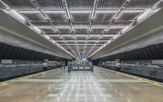 Центральный зал станции «Геологическая»