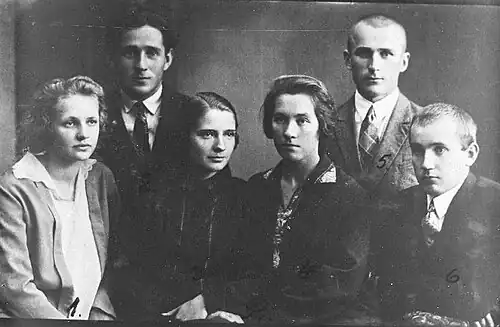 Молодые коммунисты Вяйке-Маарья,1923—1924 годы