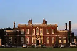 Ranger's House в Гринвичском парке в сериале является особняком Бриджертонов.