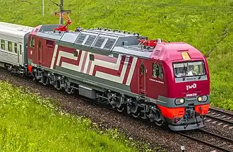 ЭП2К-238 в малиново-белой окраске «Гранд-Экспресса»