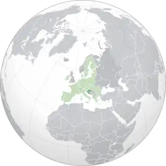 Расположение Хорватии (тёмно-зелёный):— в Европе (светло-зелёный и тёмно-серый)— в Европейском союзе (светло-зелёный)