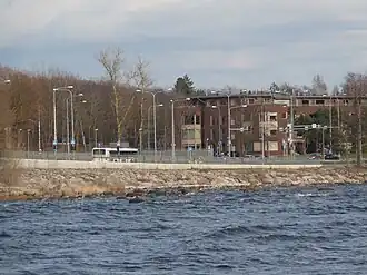 Вид на улицу с моря весной