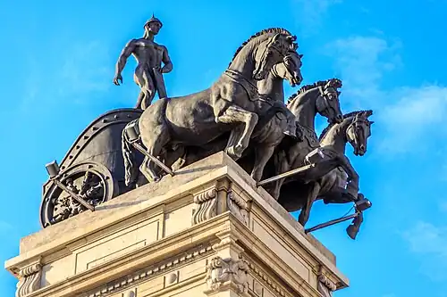 Одна из квадриг работы Иджинио де Бастерры