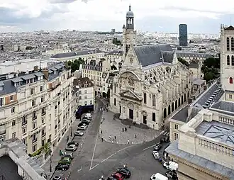 Вид с Пантеона на церковь Сент-Этьен-дю-Мон