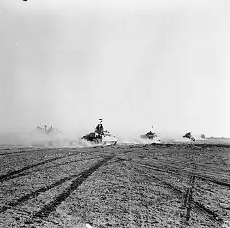 Наступление английских танков на немецкие позиции, Северная Африка, 24 октября 1942.