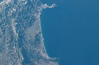 Вид на Сеутский залив с Международной космической станции 16 мая 2024 года