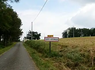 Въезд в Люк-Армо