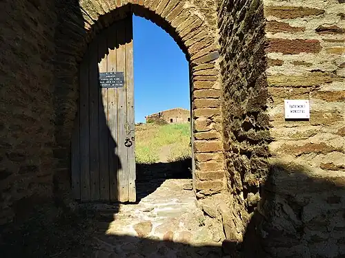 Ворота замка Нодар.