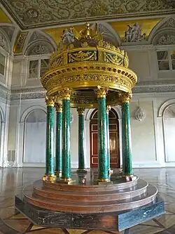 Храм-ротонда. 1836. Аванзал Зимнего дворца в Санкт-Петербурге. Мастерская П.-Ф. Томира, Париж