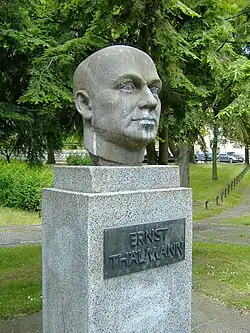 Памятник Э. Тельманув Вердау, Германия