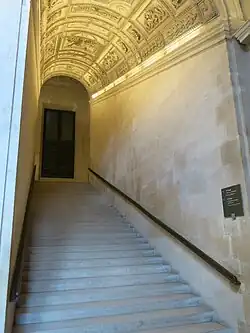 Лестница Генриха II. Луврский дворец