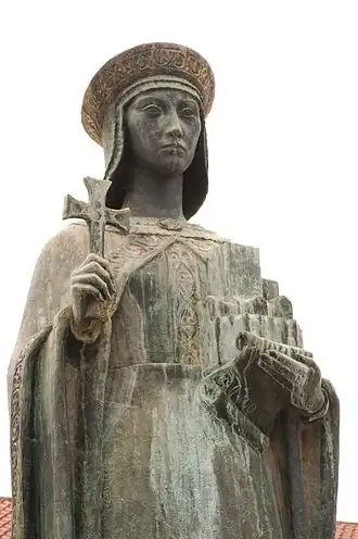 Статуя Мумадоны Диаш в Гимарайнше