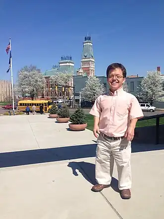 Человек с карликовостью