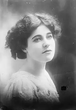 Студийная фотография 1910 года