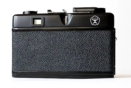 Вид фотоаппарата сзади крышка закрыта