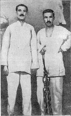 Фахед (справа) в тюрьме. 14 февраля 1949.