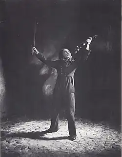 Кадр из фильма с Конрадом Фейдтом.