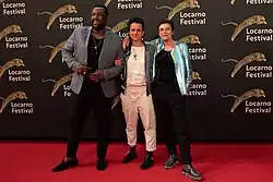 Амджад Абу Алала с другими членами жюри на красной дорожке кинофестиваля в Локарно, 2021.