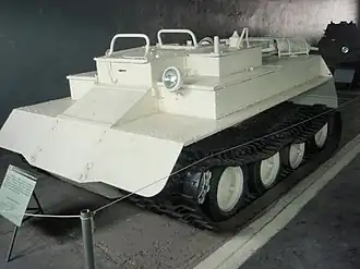 Канадский бронированный гусеничный снегоход B-3 времен Второй мировой войны.